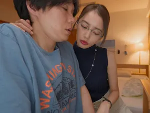 Anh trai nổi máu ghen khi phát hiện em gái đang làm tình với người yêu