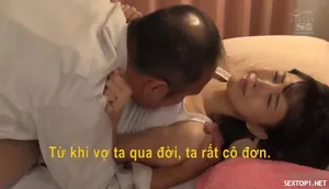 Bố người chồng dí vợ của con trai tương lai trong khi con trai mãi lo chuẩn bị cho lễ cưới