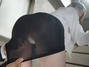 Em thư ký chiều sếp
