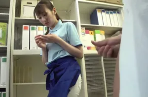 Anh chàng này thật tuyệt vời~ Anh ta đã ngoại tình với chị dâu của mình vào những năm 2000. Cô bồ nhí ngây thơ mặc đồng phục JK và quan hệ tình dục mà không dùng bao cao su...