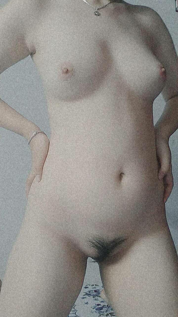Ngủ chung với hai cô chị gái