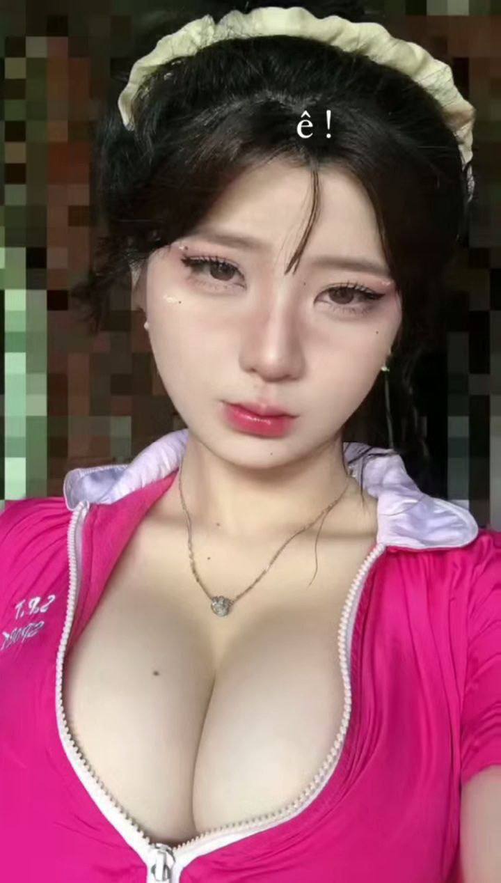 Anh xã lạnh nhạt, người vợ yếu lòng với bố chồng