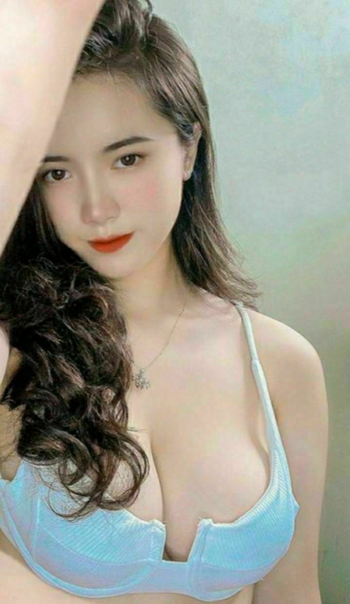 AUKG-575 Bạn thân đồng tính nữ ~Yu và Hitomi thì thầm vào tai tôi rằng tôi yêu bạn~